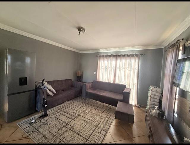 2 BEDROOM HOUSE FOR SALE IN VANDERBIJLPARK CE 3